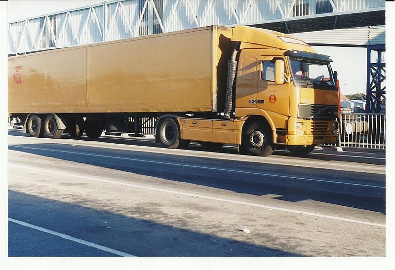 Volvo FH 12_ daenische Post_ 1996.jpg