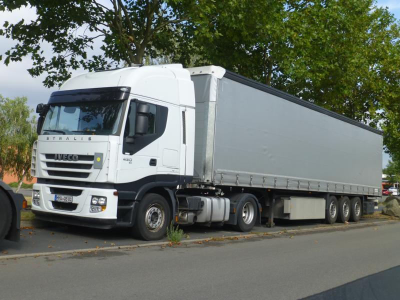 K800_Iveco Stralis 450 Weiss 2.jpg