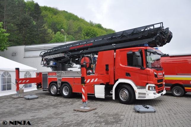  Scania_XT_P410_6x2_Bronto_Skylift_FL45XR
_01_resize.jpg