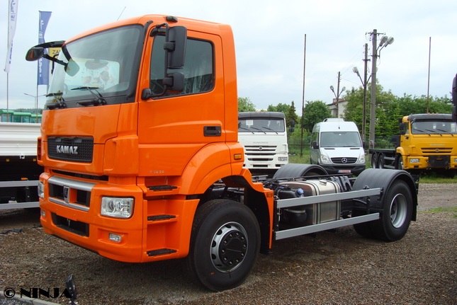 Kamaz_T1829_4x2_NEO_ch_01.jpg