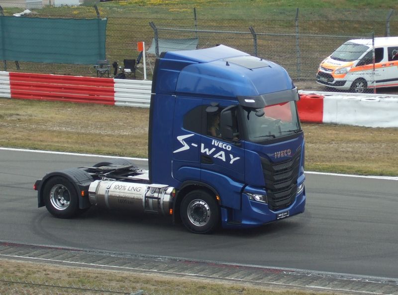 IVECO S-way.jpg