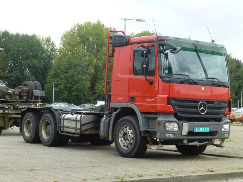 K800_MB Actros 2648 MP2 Ex Holzlaster 1.jpg