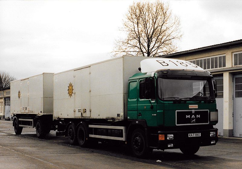 Polizei BW LPD KA MAN F 90 Wechselbeh&auml;lter Fahrschule 01.jpg