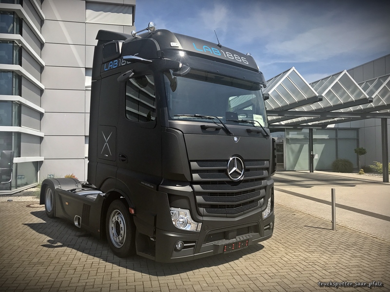 Actros 2019 Lab 1886 IMG_5817.jpg