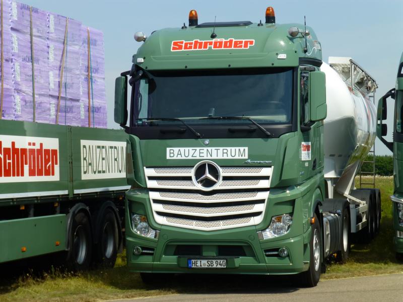 K800_MB Actros 1845 MP4 Schröder 1.jpg