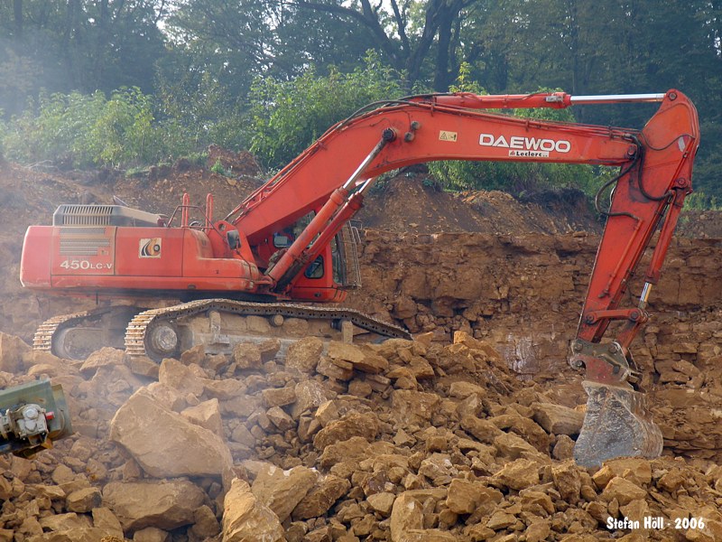 Daewoo450_01.jpg