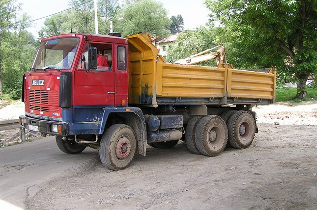 Jelcz C422 6x4 S3 02.jpg