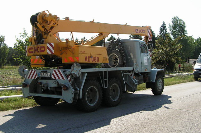 Praga V3S 6x6 AD 080 03.jpg
