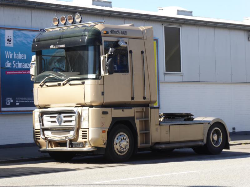 K800_Renault Magnum 440 SZM Gold 2.jpg