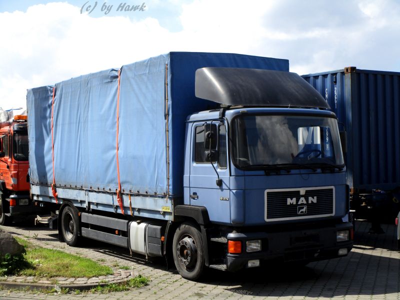 MAN F 90 19.272 (ex D 01).jpg