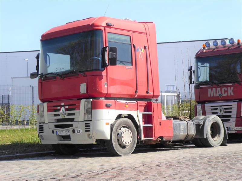 Renault Magnum 480 Rot 5 (2) (Copy).jpg