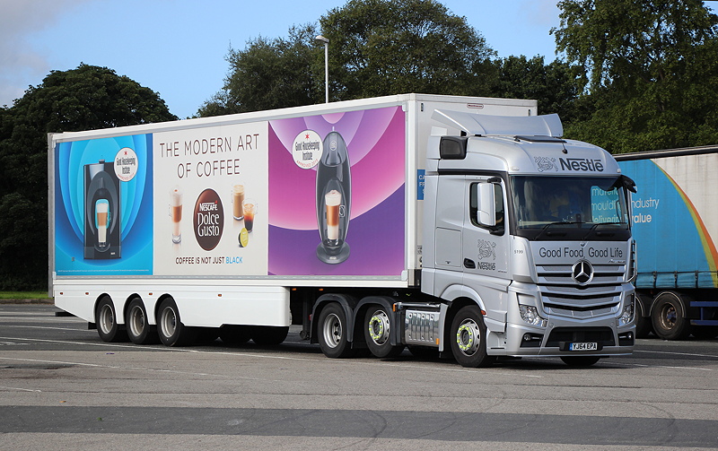 Nestle MB Actros MP4 Stream KÜKOSZ in GB 2016 TIm IMG_4641 web b.jpg