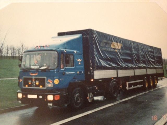  10898035_767421470011016_877987319077898
857_n.jpg