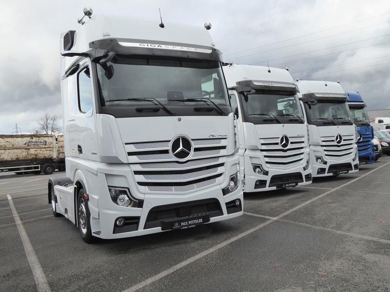 MB Actros New 1845 MP4 Giga Space  Weiss 1 (Copy).jpg