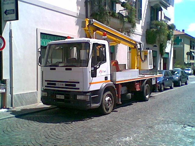 Iveco 120E18 002.jpg