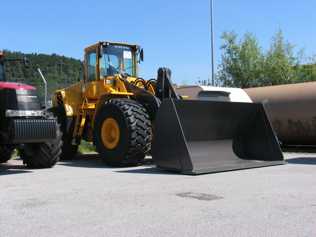 caricatore L220 E volvo Attachment