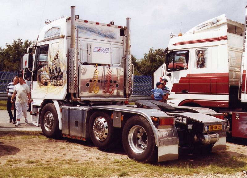 Sinotrans Iveco EuroStar ZUGM Assen Tim  2003 b.jpg