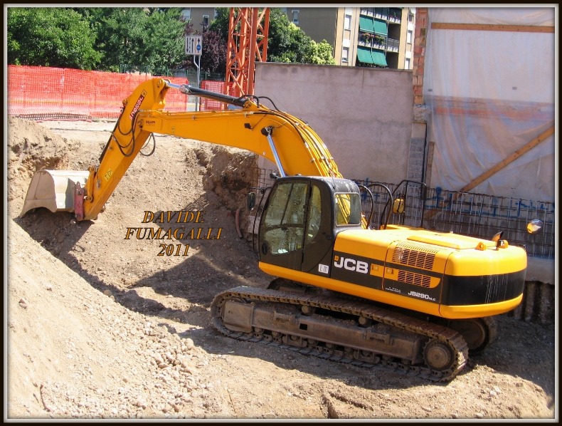 JCB JS290NLC 001.jpg