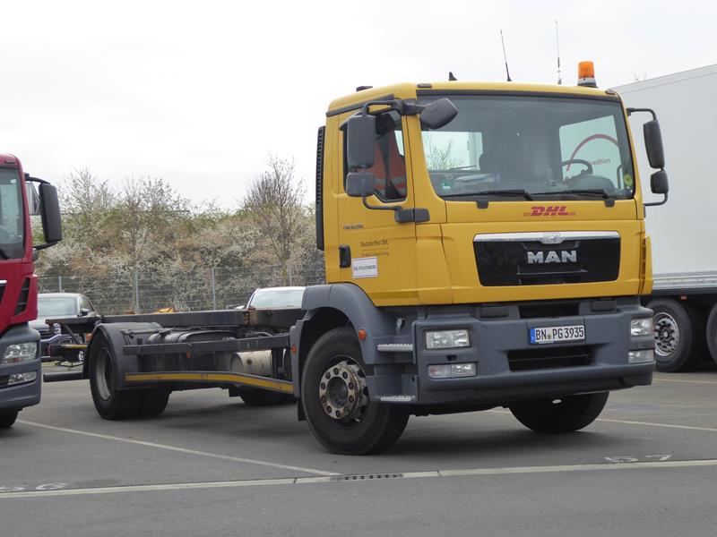 MAN TGM 18.290 DHL 4 (Copy).jpg