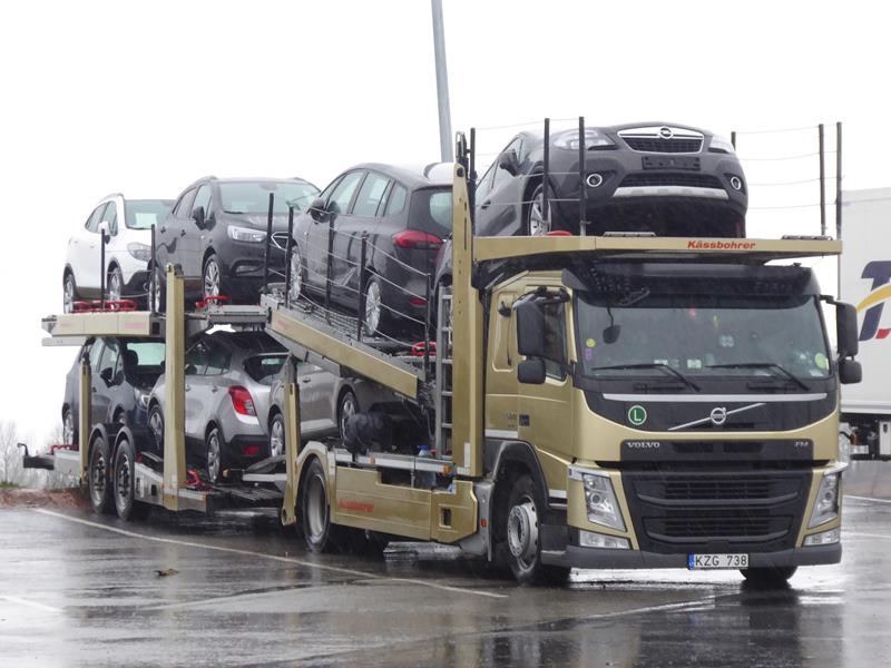 Volvo FM 500 E6 Autotransporter Litauen Gold 1 (Copy).jpg