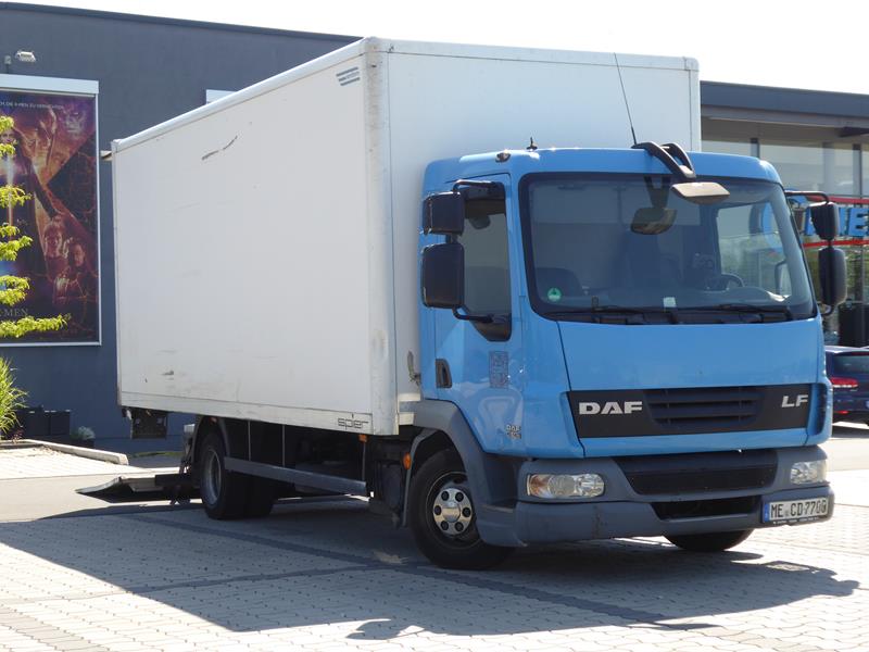 DAF LF 45.140 Koffer Blau 1 (Copy).jpg