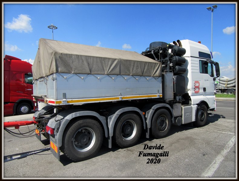 MAN TG-X 41.680 Battazza 003.jpg