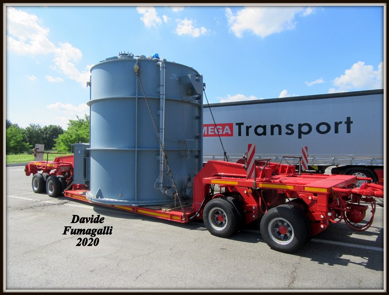 MAN TG-X 41.680 Battazza 004.jpg