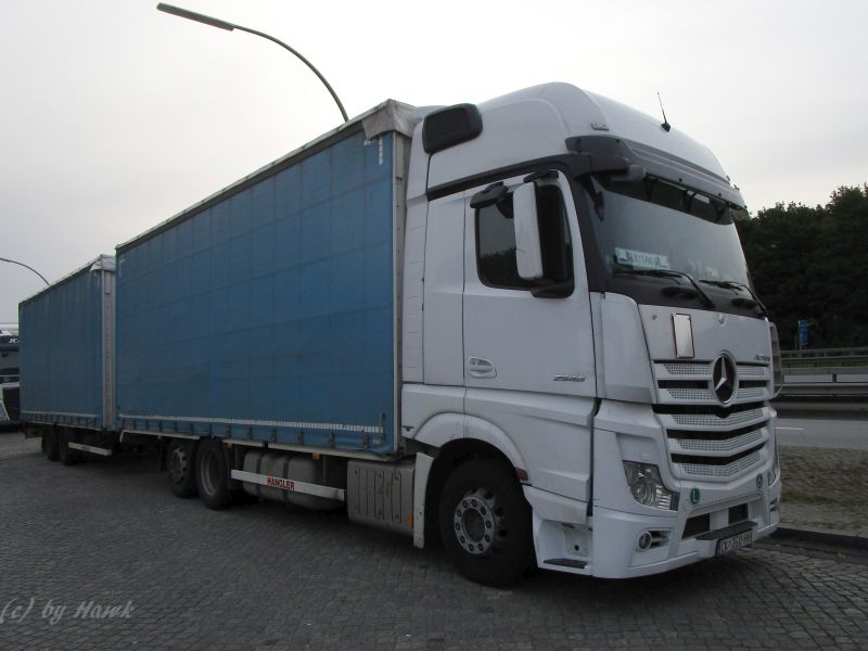 MB Actros 2548 (HR).jpg