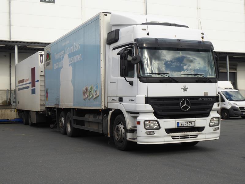 MB Actros 2544 MP2 Kühllaster Weiss 1 (Copy).jpg