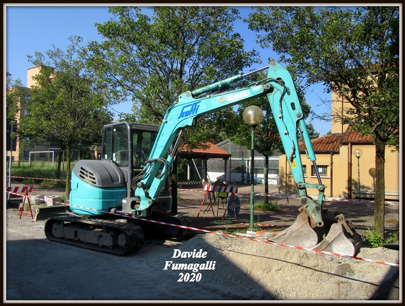 Kobelco SK55SR Scuffi 001.jpg