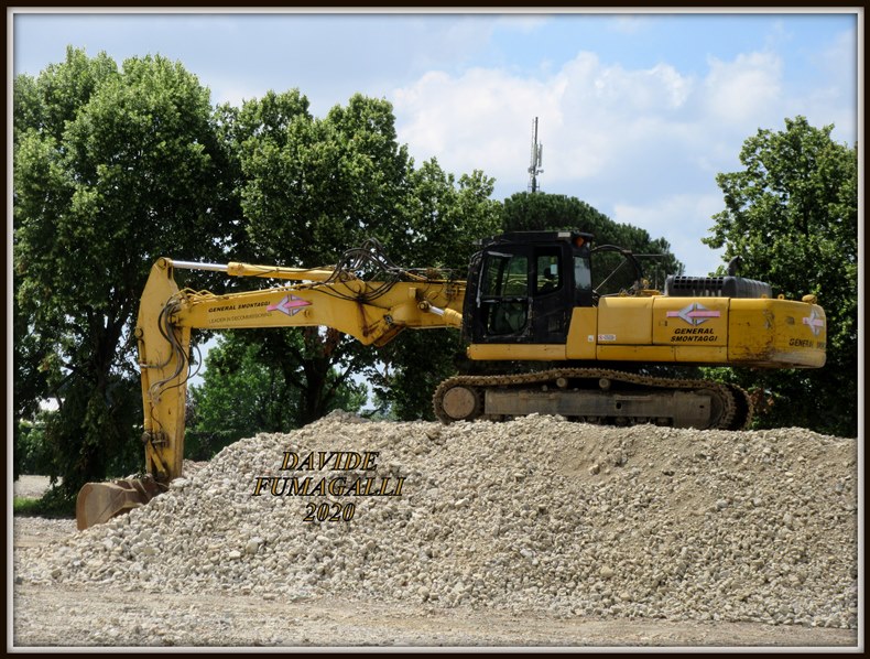 Komatsu PC340NLC-7 General Smontaggi.jpg