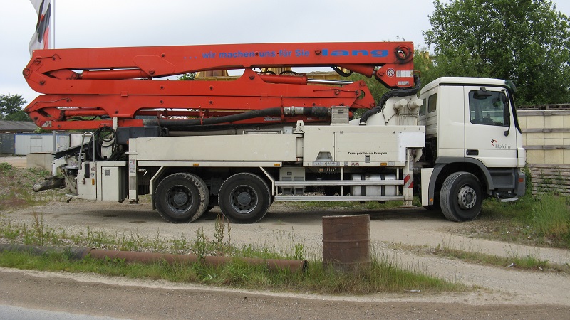 Betonpumpe Holcim.jpg