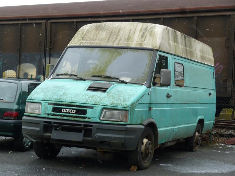 Iveco Daily MK2 Mintgrün 1 (Copy).jpg