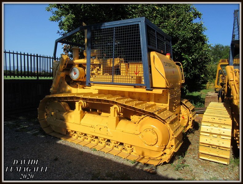 caterpillar D7E (1).jpg