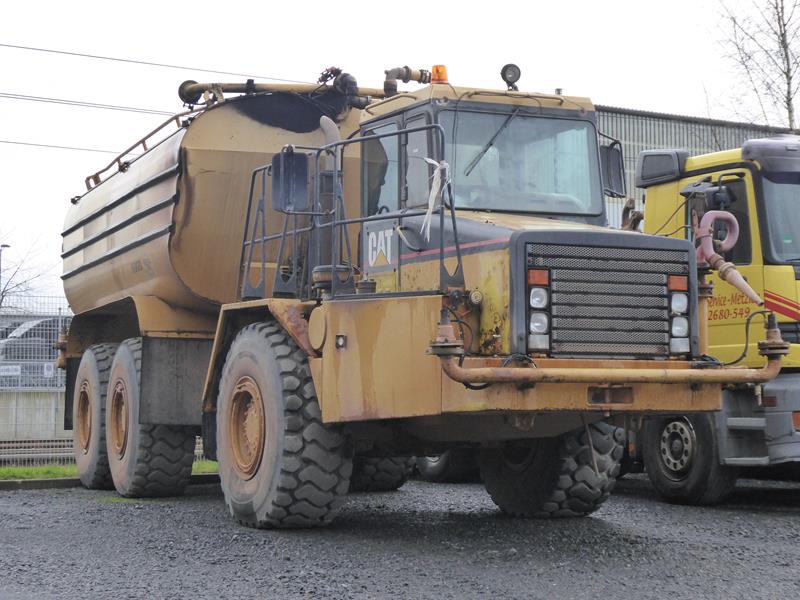 Caterpillar D 250 E  Wasserwagen Gelb 1 (Copy).jpg