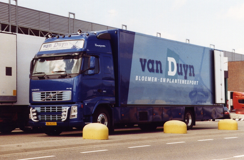 v DuYn Volvo FH12 GLobeXL KÜKOSOLO Tim a304 2004 b.jpg