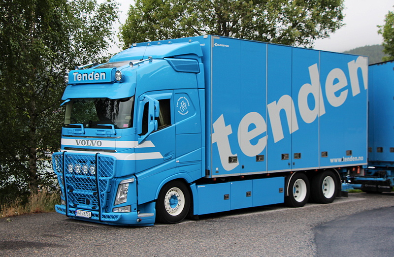 Tenden Volvo FH15 GLobe JUKOHZ Stryn Norwegen 2020 TIm IMG_0388 b.jpg