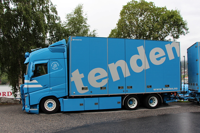 Tenden Volvo FH15 GLobe JUKOHZ Stryn Norwegen 2020 TIm IMG_0389 b.jpg