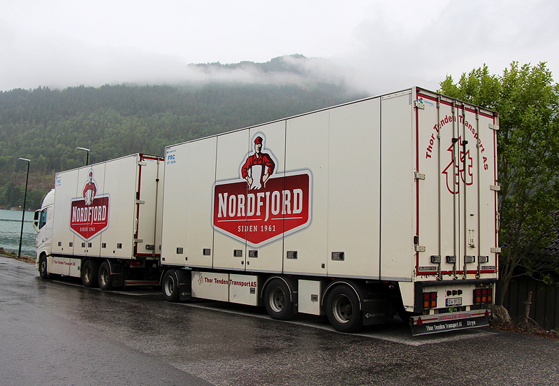 Tenden Volvo FH15 GLobe K&Uuml;KOHZ NOrdFjord Stryn Norwegen 2020 NordFjord  Tim IMG_0417 b.jpg