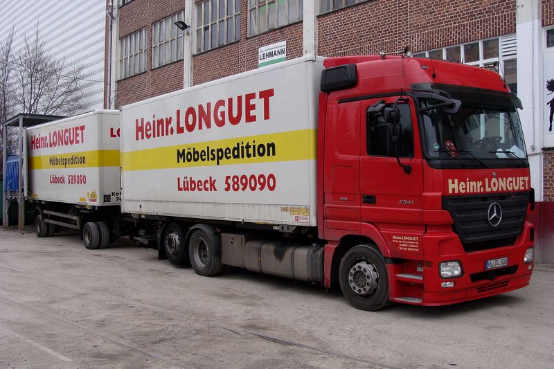 Baumaschinenbilder.de - Forum | LKW und ihre Aufbauten | Umzugs- und