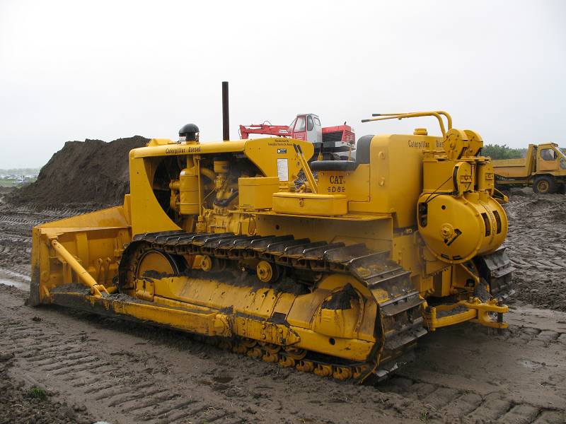 CAT D8 (2).jpg