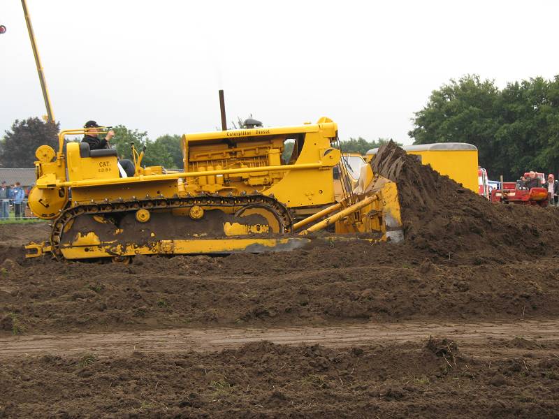 CAT D8 (3).jpg