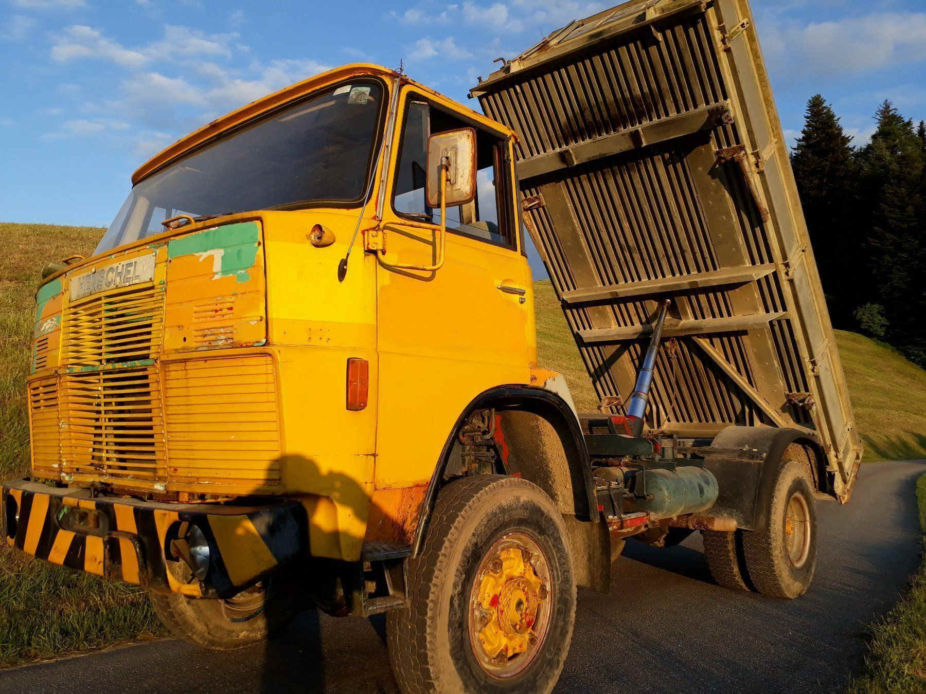 Baumaschinenbilder.de - Forum | Oldtimer-LKWs | HENSCHEL - Geschichte