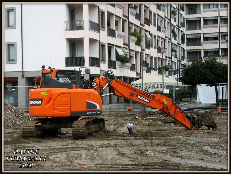 Doosan DX140LCR Casalucci (3).jpg