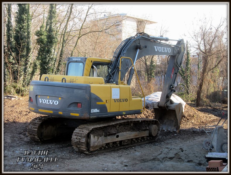 Volvo EC160B Toti 004.jpg