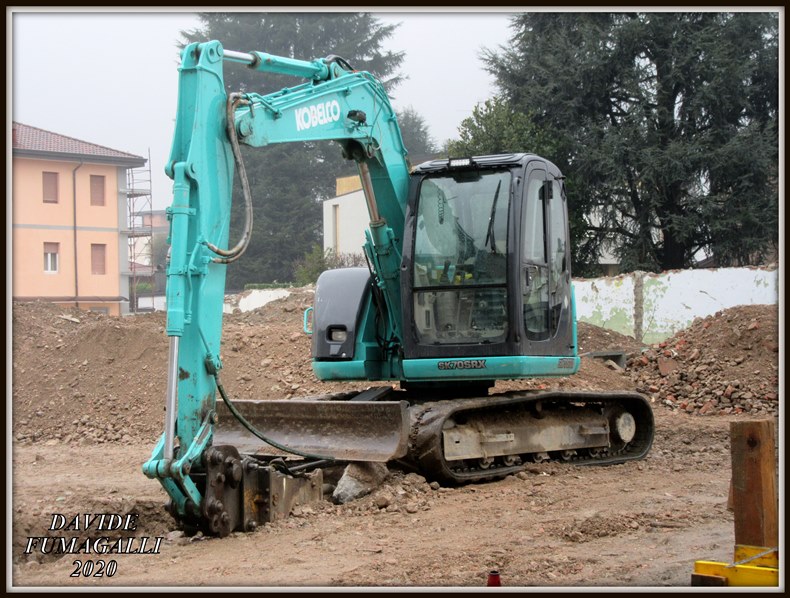 Kobelco SK70SRX 001.jpg