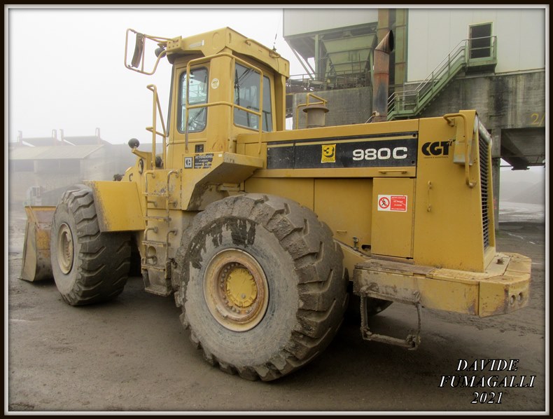 Caterpillar 980C (1).jpg