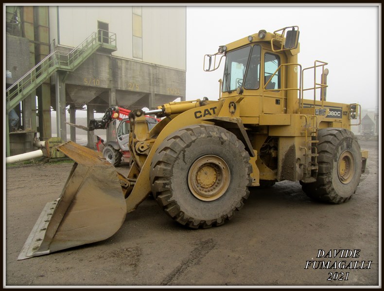 Caterpillar 980C (2).jpg