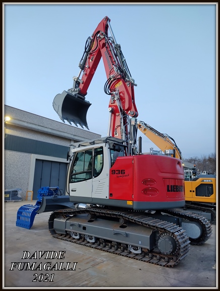 Liebherr R936 Compact Memeo 002.jpg