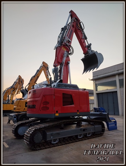 Liebherr R936 Compact Memeo 006.jpg